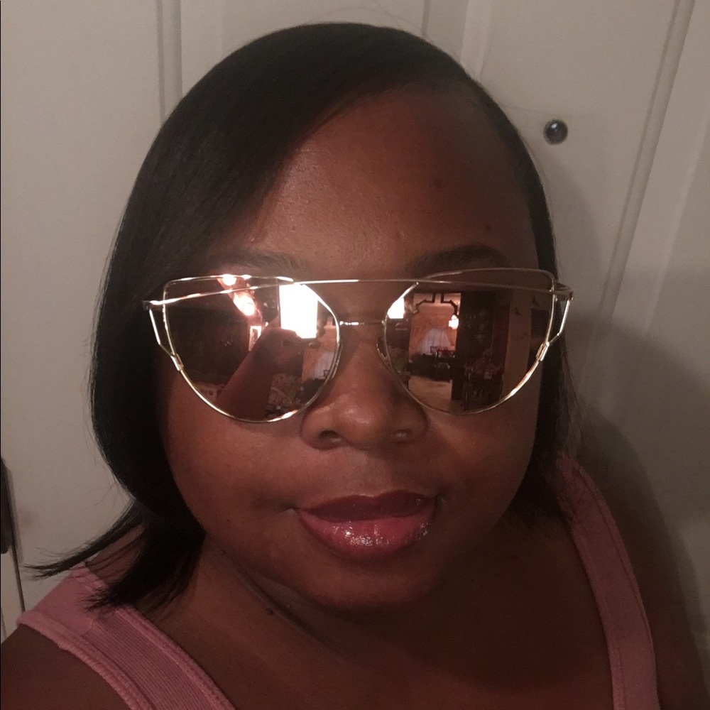 💥On Sale!💥 Rose Color Mirror Sunnies
