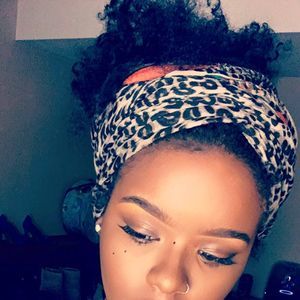 Meet your Posher, Ebonee