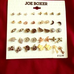 🚫❗️BOGO SALE❗️🚫Fashion stud earrings