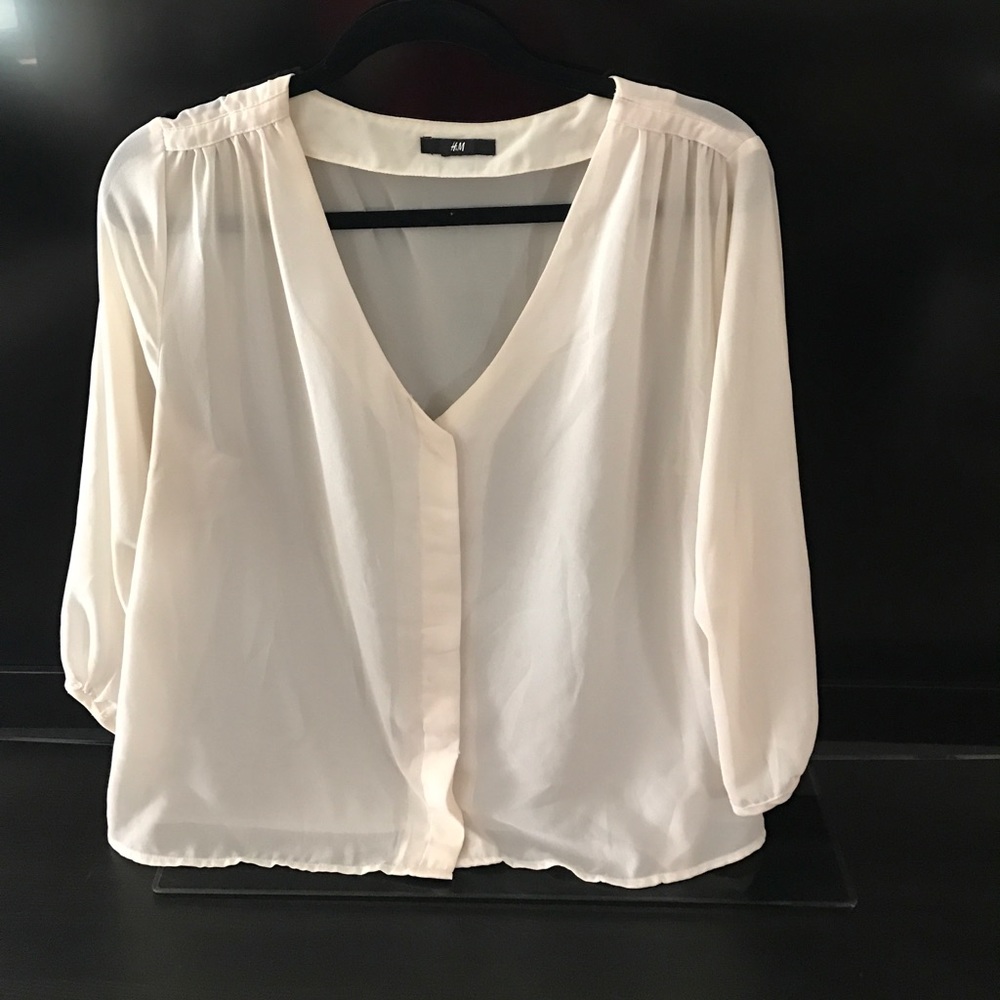 HM sheer off-white 3/4 length blouse