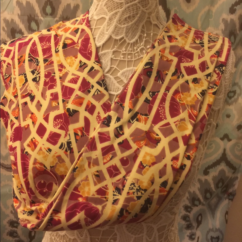 🆕 brand new OS LuLaRoe legging. So pretty & soft