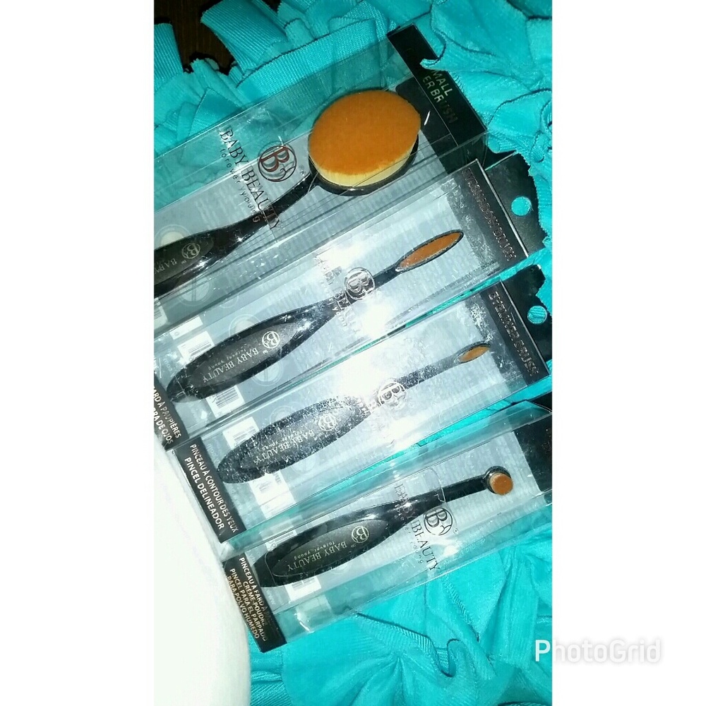 5 Make-Up Brushes