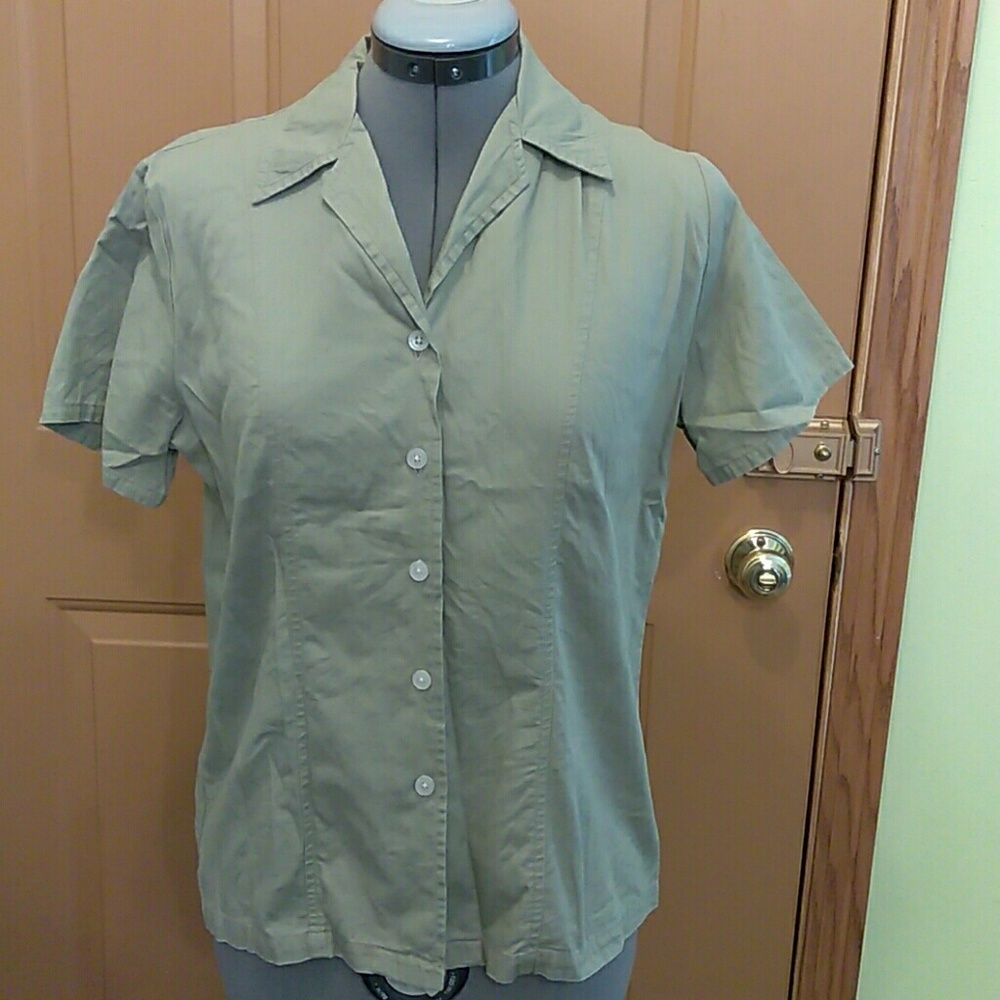 EDDIE BAUER BUTTON DOWN TOP