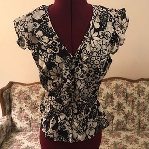 Floral Button V-neck Sleeveless Summer Blouse NWT