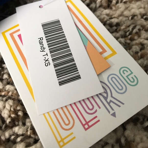 LulaRoe Randy Tee - Picture 4 of 4