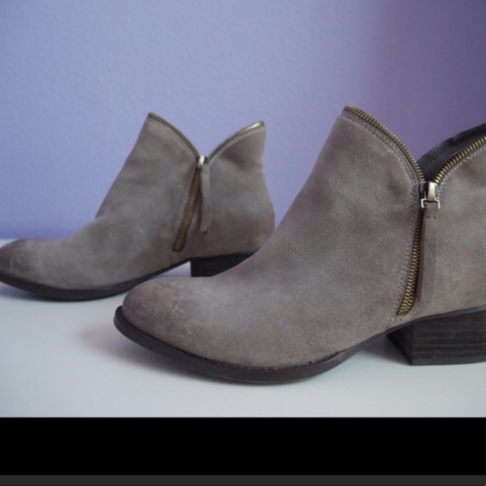 Pre-purchased didn't fit Jeffrey Campbell Tan
