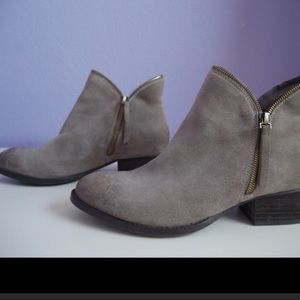 Pre-purchased didn't fit Jeffrey Campbell Tan