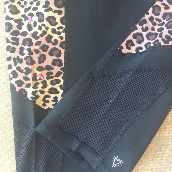 BETSEY JOHNSON LEOPARD ROSE CROP MESH  LEGGING 2X - Picture 4 of 8