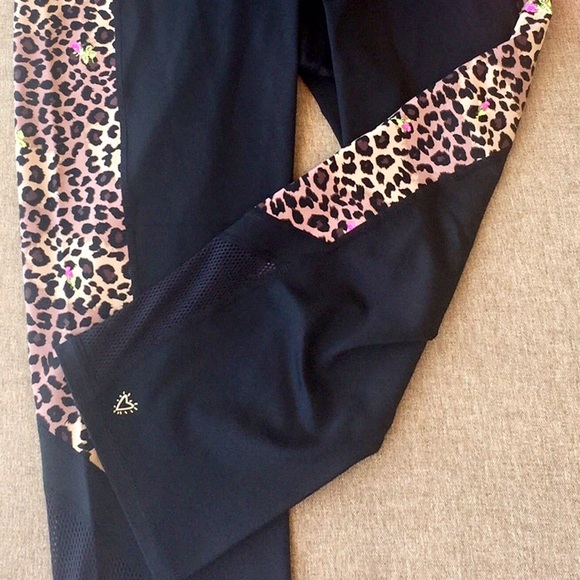 BETSEY JOHNSON LEOPARD ROSE CROP MESH  LEGGING 2X - Picture 5 of 8