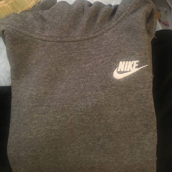 Gray Nike pullover sweater - Picture 2 of 5