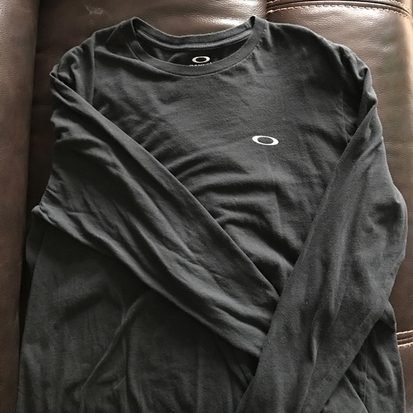 Oakley Other - Men's Oakley brand t shirt!!