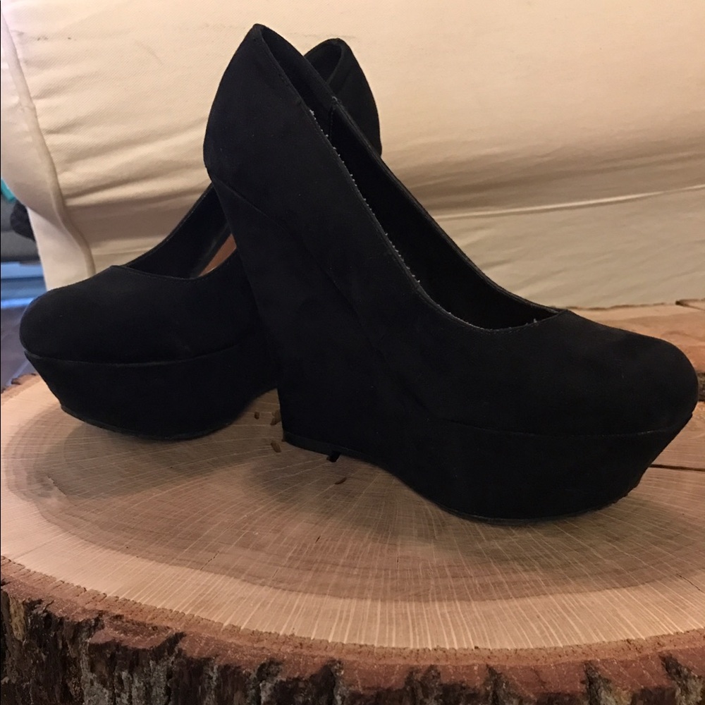 Candies black platform wedges size 7
