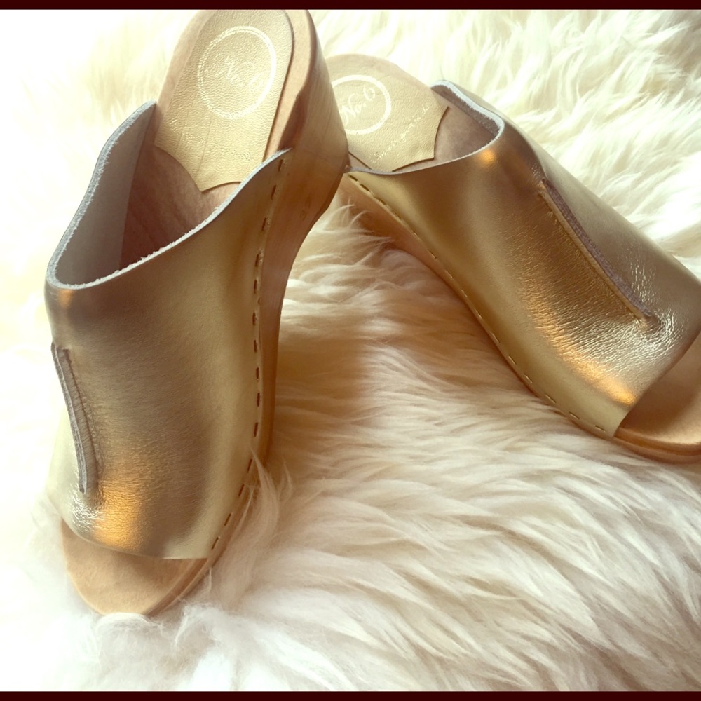 No.6 Front Seam Slide on Platform Metallic Gold