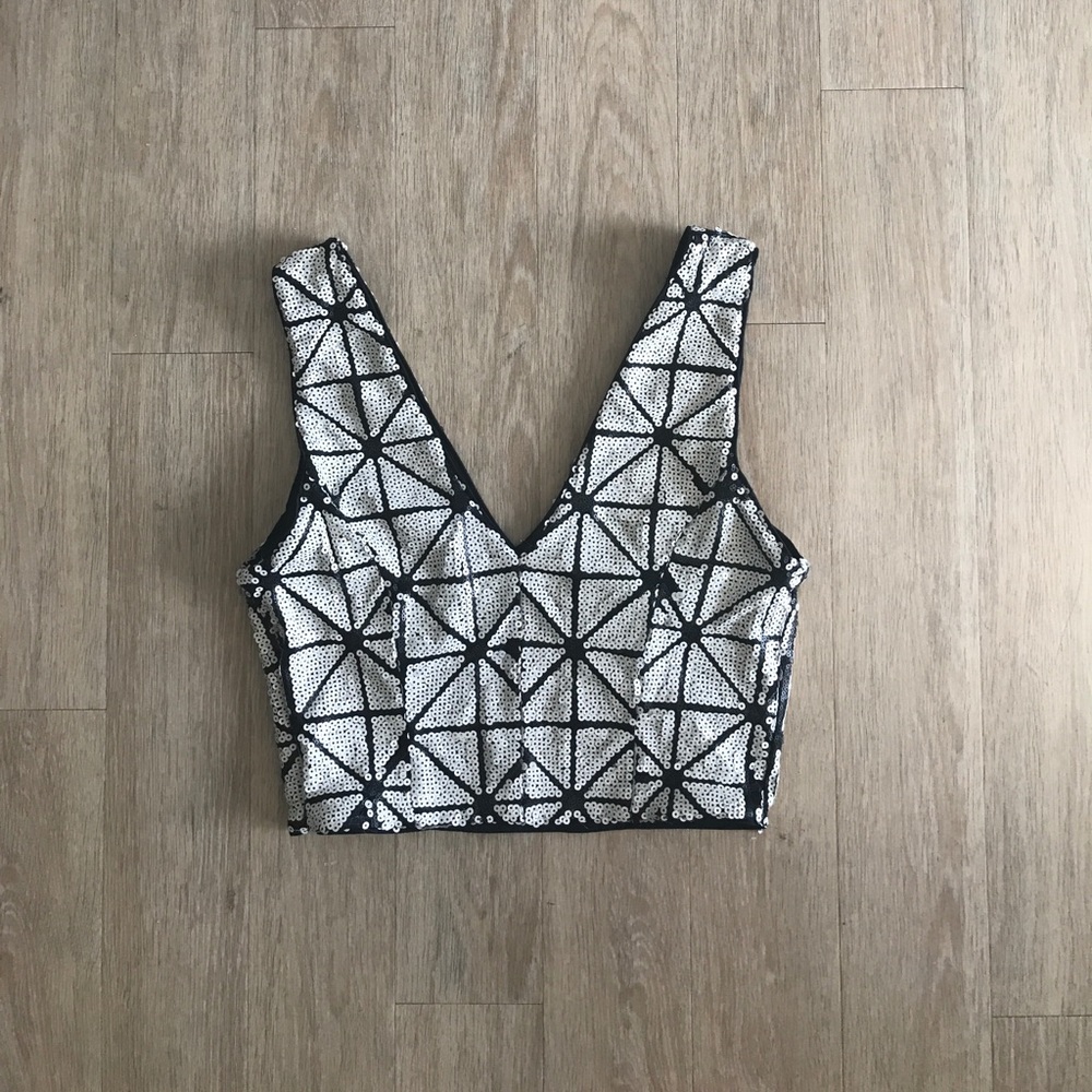 Bebe Crop Top