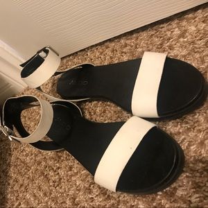 Aldo Sandals