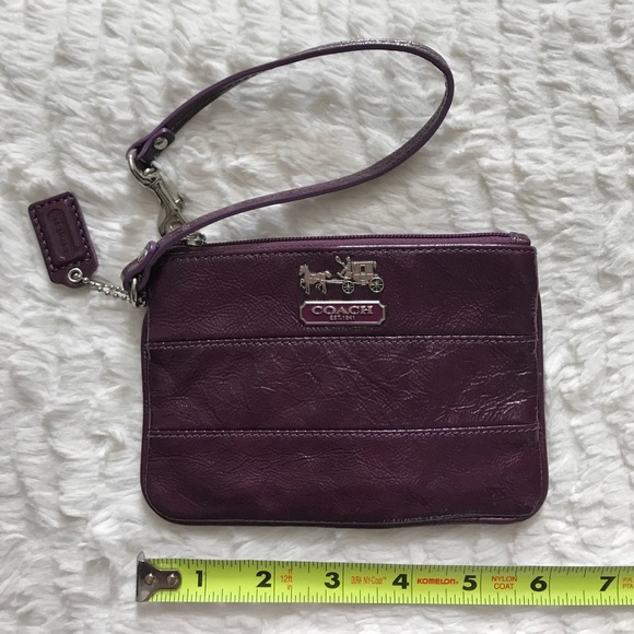 Coach Wristlet - Picture 4 of 4