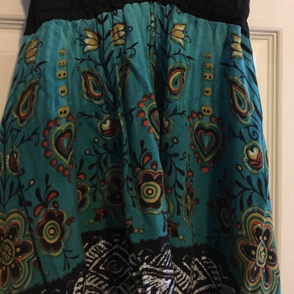 Wet Seal medium black & teal floral halter top🌺 - Picture 3 of 4