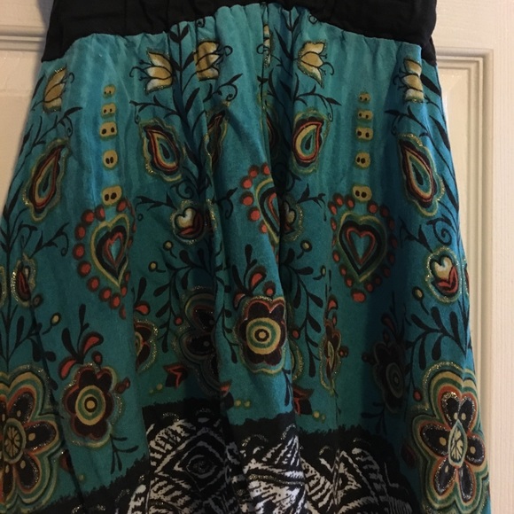 Wet Seal medium black & teal floral halter top🌺 - Picture 3 of 4