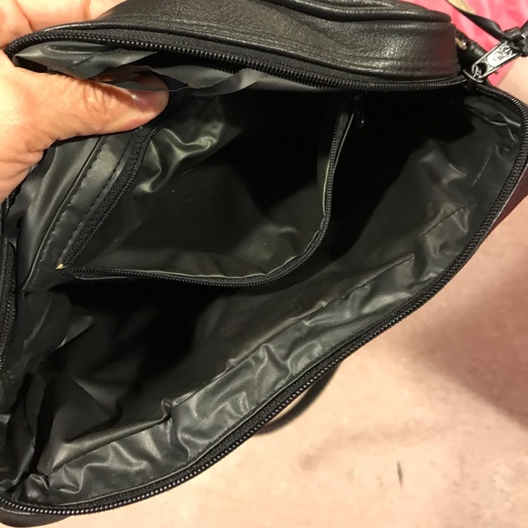 Black cross-body Purse - Picture 7 of 8