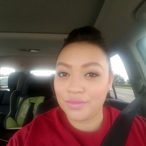 Meet your Posher, Zoila