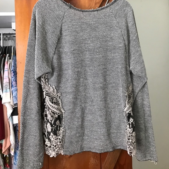 Blouse - Picture 2 of 3