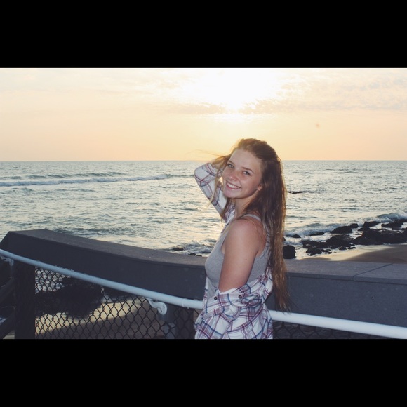 Meet your Posher, Emilee - Picture 1 of 1