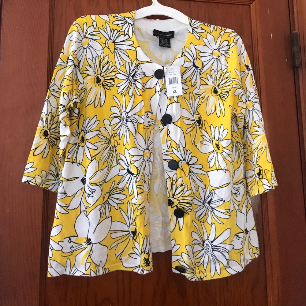 Brand new Daisy cardigan🌼