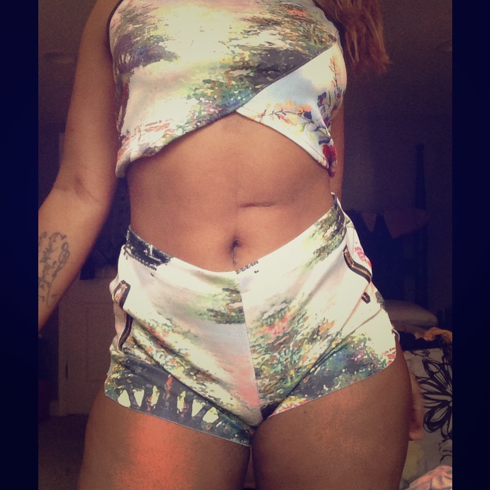 2 piece colorful short set+crop top