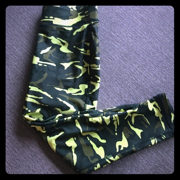 HPE Pants - High Performance Engineered green camo leggings