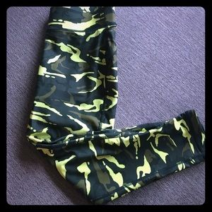 High Performance Engineered green camo leggings
