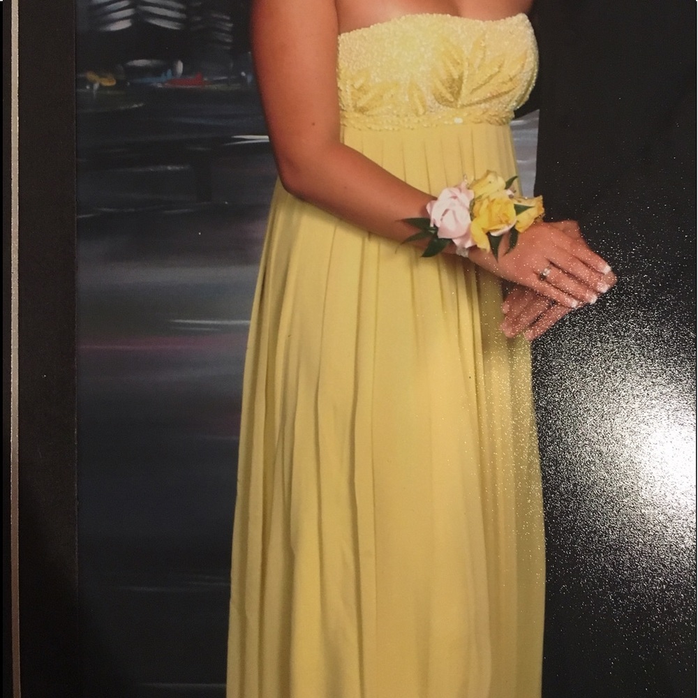 Aidan Mattox Yellow Evening Gown