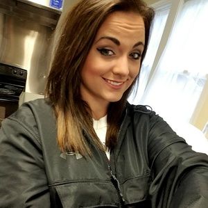 Meet your Posher, Macee