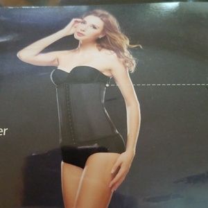 Latex waist trainer black never worn