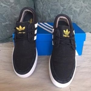 le adidas seeley barca scarpa canapa poshmark le adidas seeley barca scarpa canapa poshmark