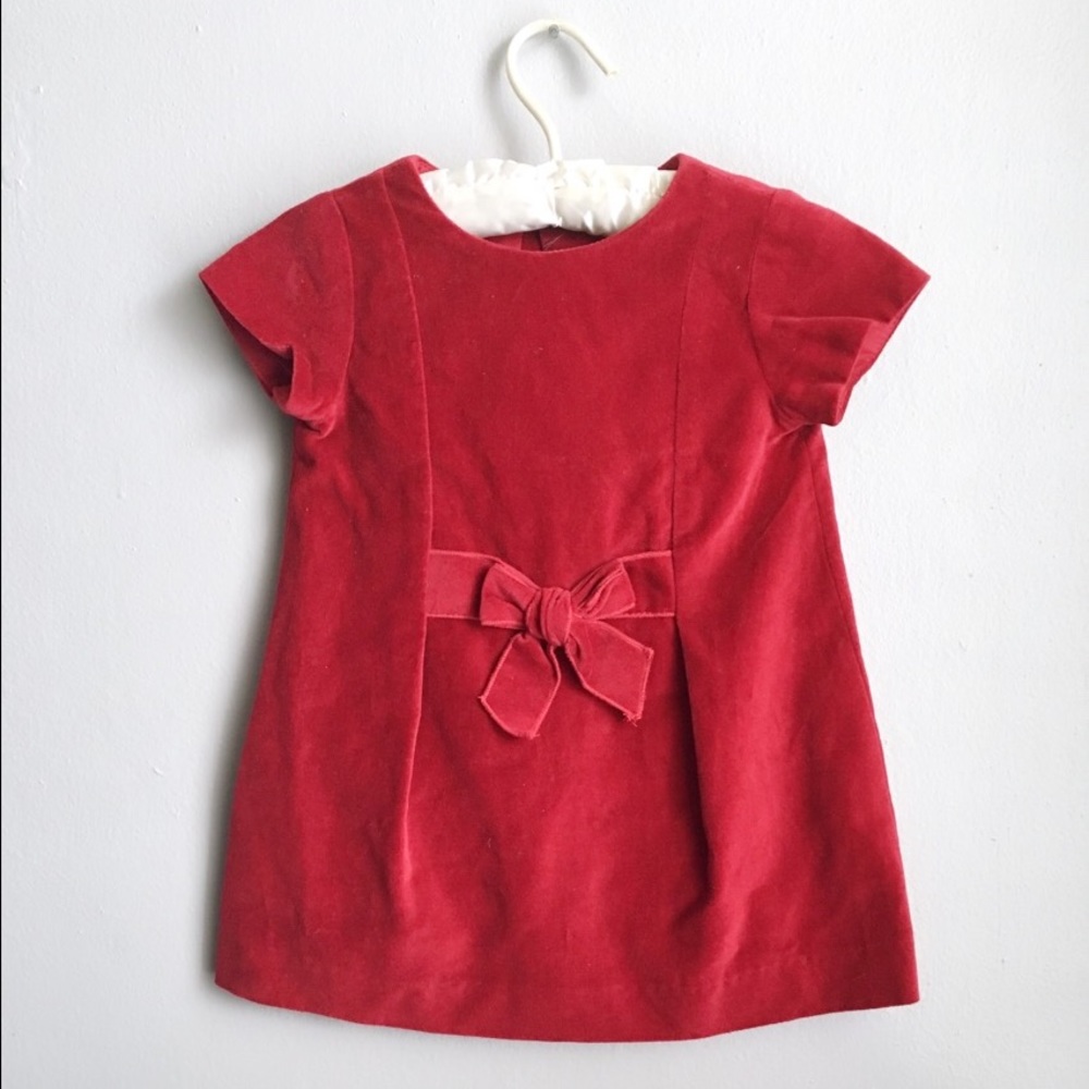 Perfect holiday Red dress with perfect bow.