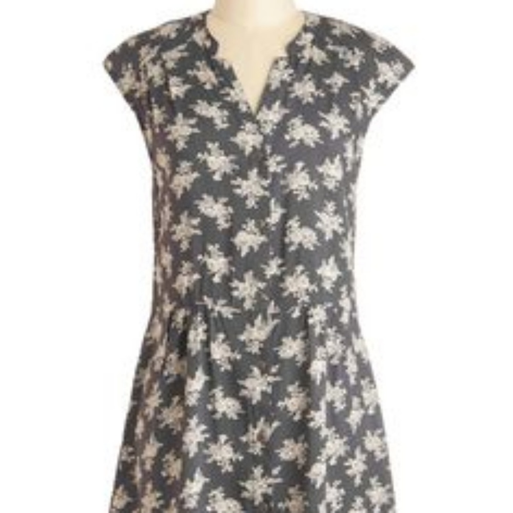 Sleeveless tunic top