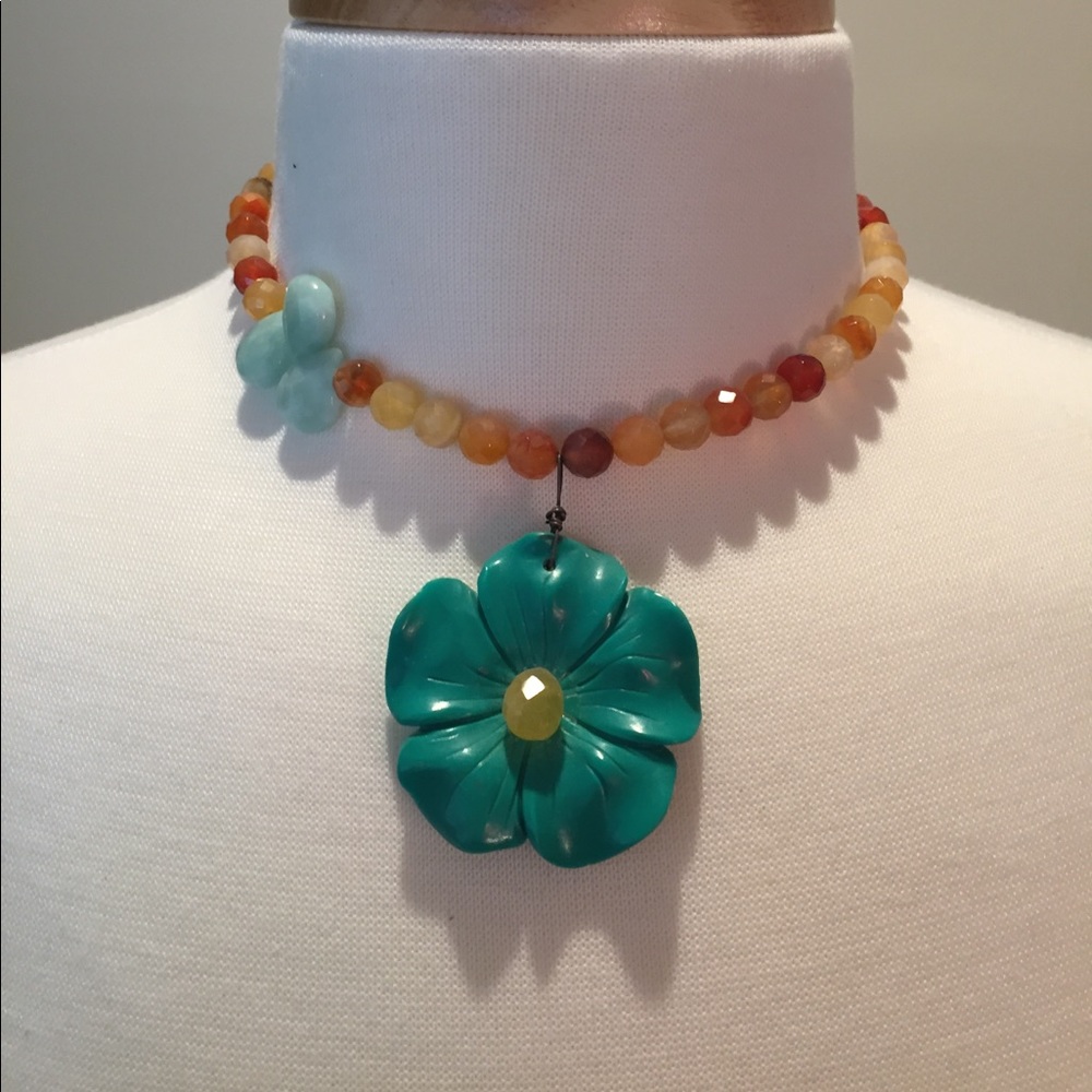 Green flower necklace