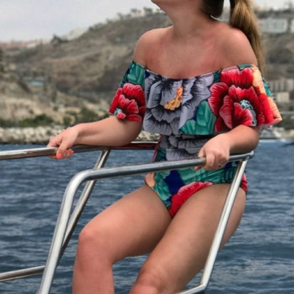 "Flora" Off Shoulders One Piece Swimsuit - Picture 3 of 4