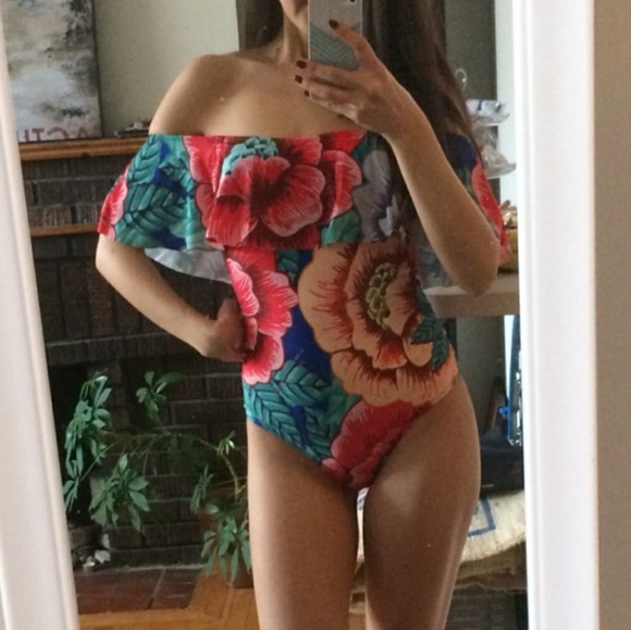 "Flora" Off Shoulders One Piece Swimsuit - Picture 4 of 4