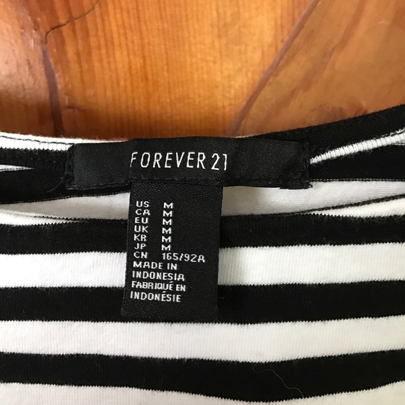 Crop top - Picture 2 of 2