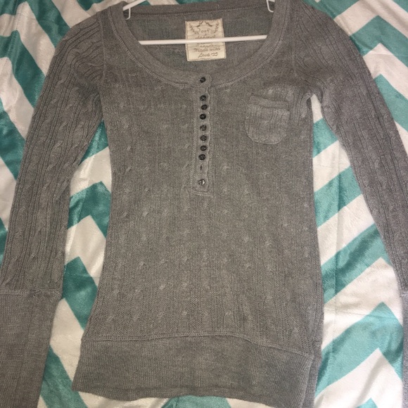 Grey top - Picture 1 of 2
