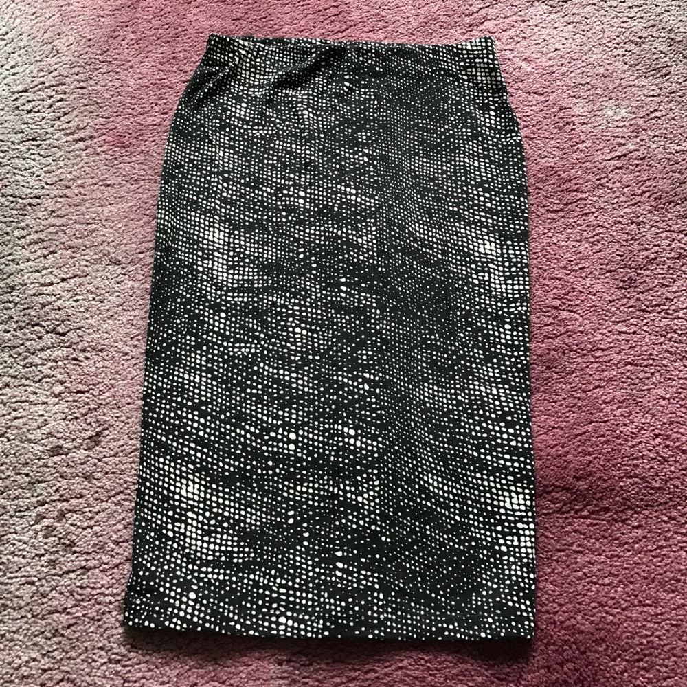 Knee length bodycon printed tight pencil skirt - Picture 1 of 3