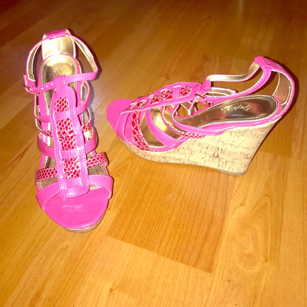 "Qupid Wedge Sandals"
