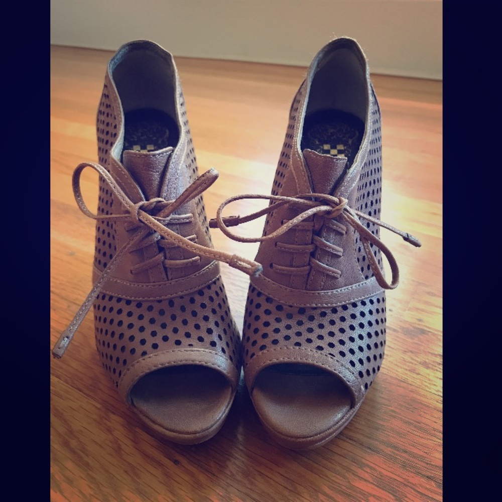 Vince Camuto tan heels