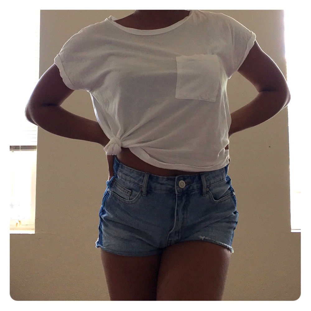 White tee shirt