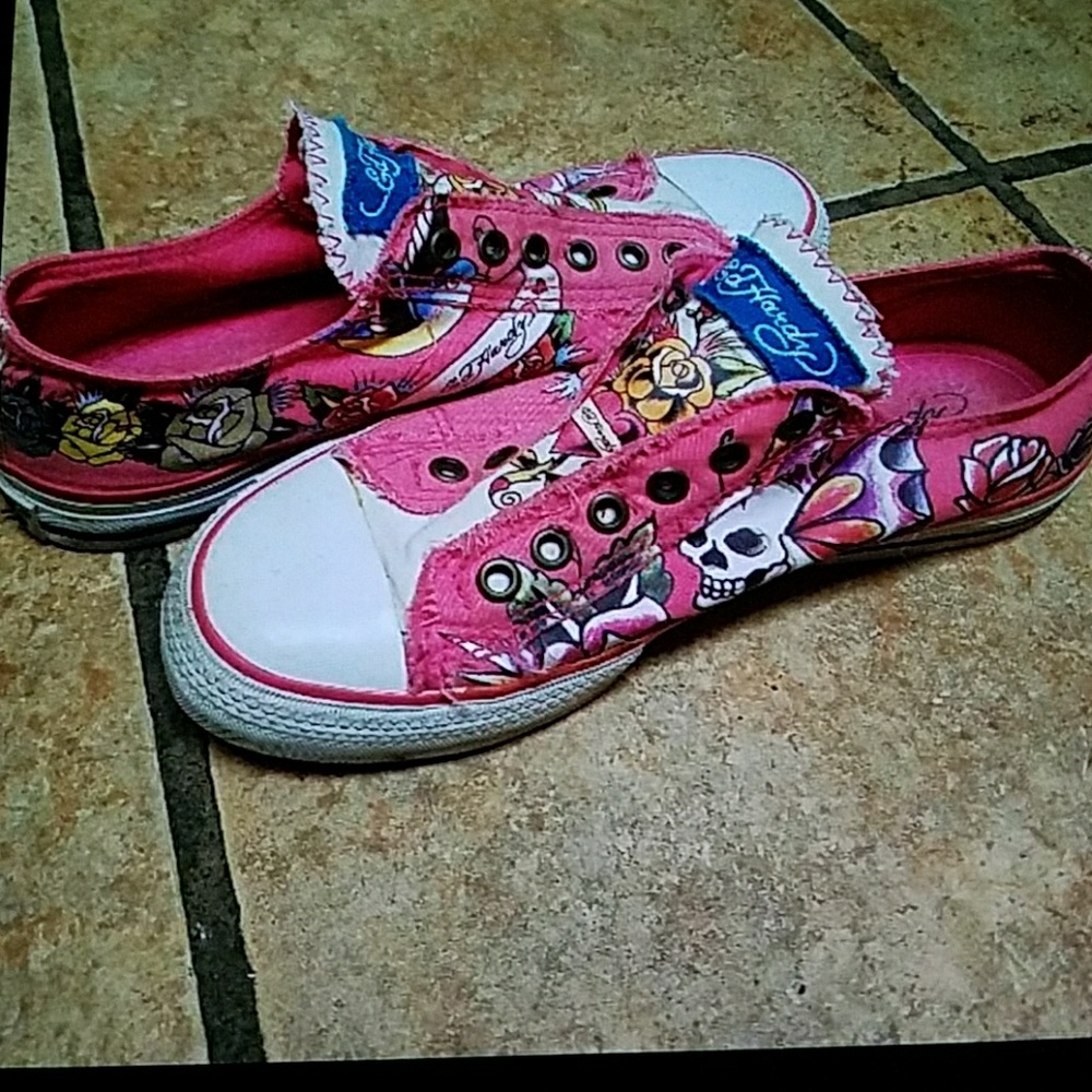 ed hardy converse size 6 womens