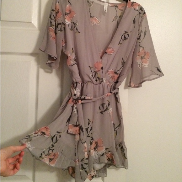 BlueBlush Romper - Picture 2 of 4