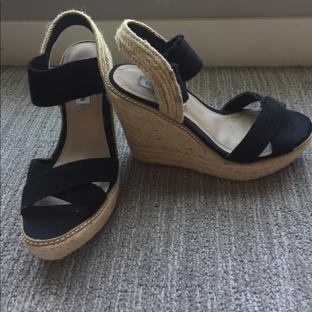 Steve Madden black wedges