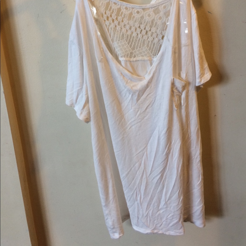 White short sleeve shirt