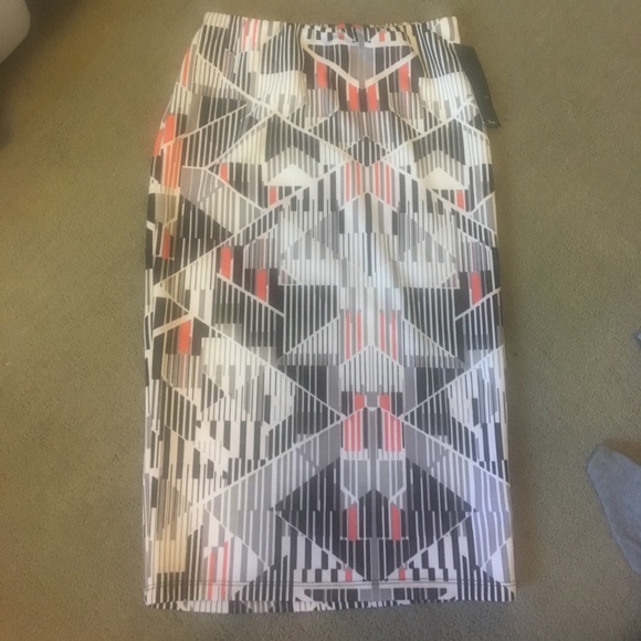 Dresses & Skirts - CUTE pencil skirt! (Never worn!)